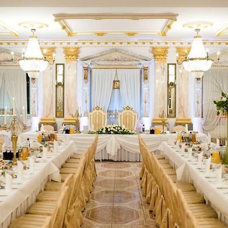 Hotel Ksiaze Poniatowski Lesznowola  ภายนอก รูปภาพ