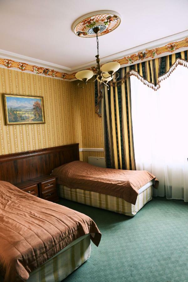 Hotel Ksiaze Poniatowski Lesznowola  ภายนอก รูปภาพ