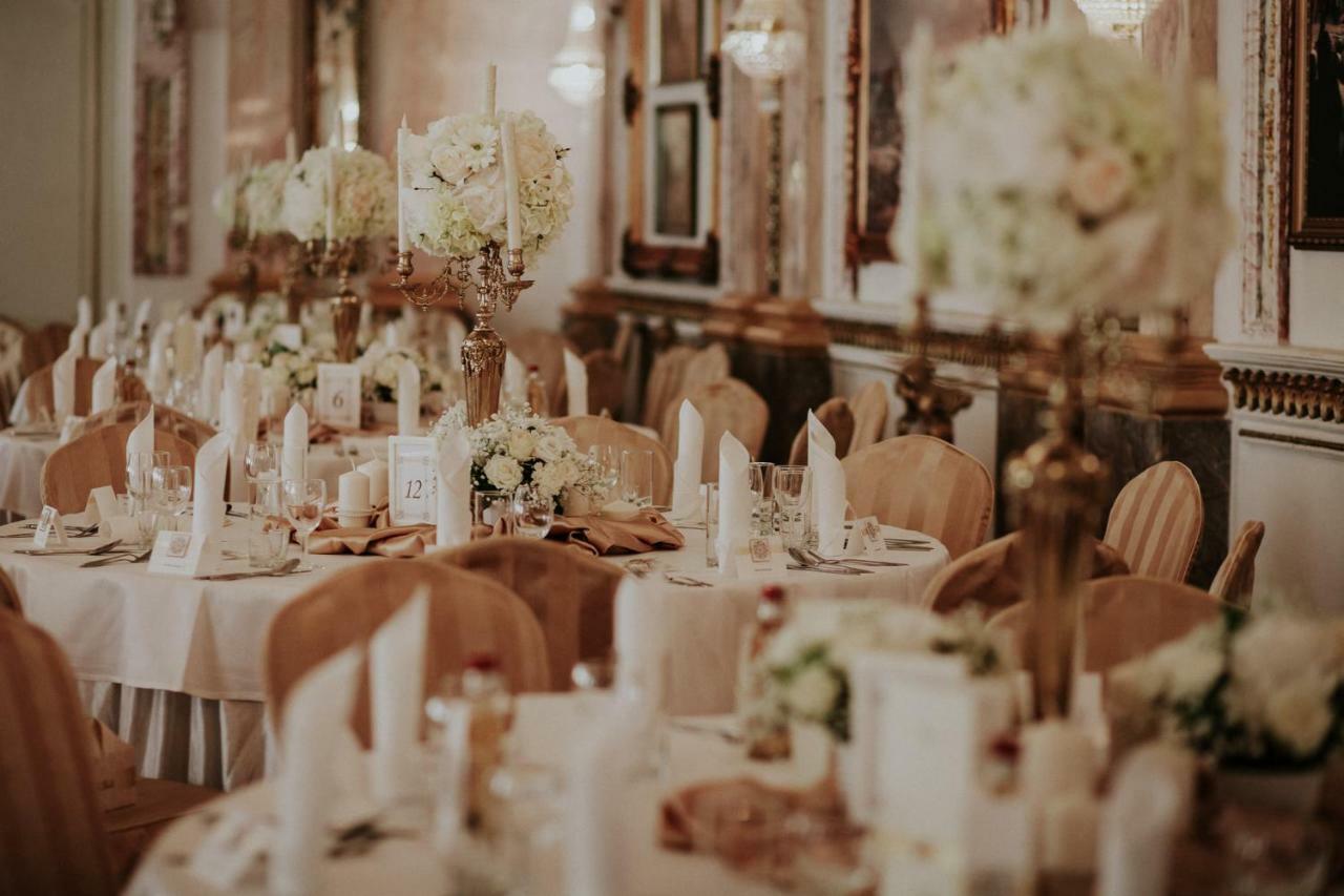Hotel Ksiaze Poniatowski Lesznowola  ภายนอก รูปภาพ